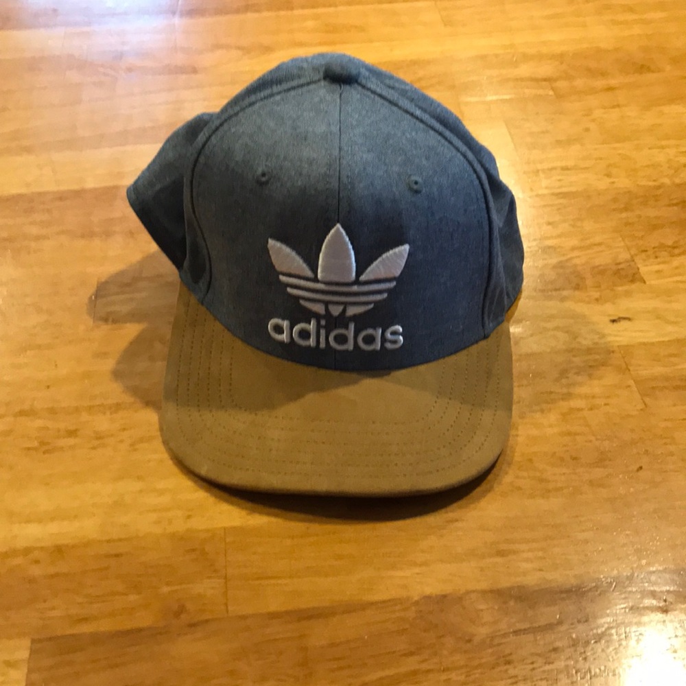 Adidas Snap back hat